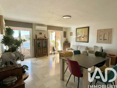 Oturma odası; manzara, doğal ışık, modern stil