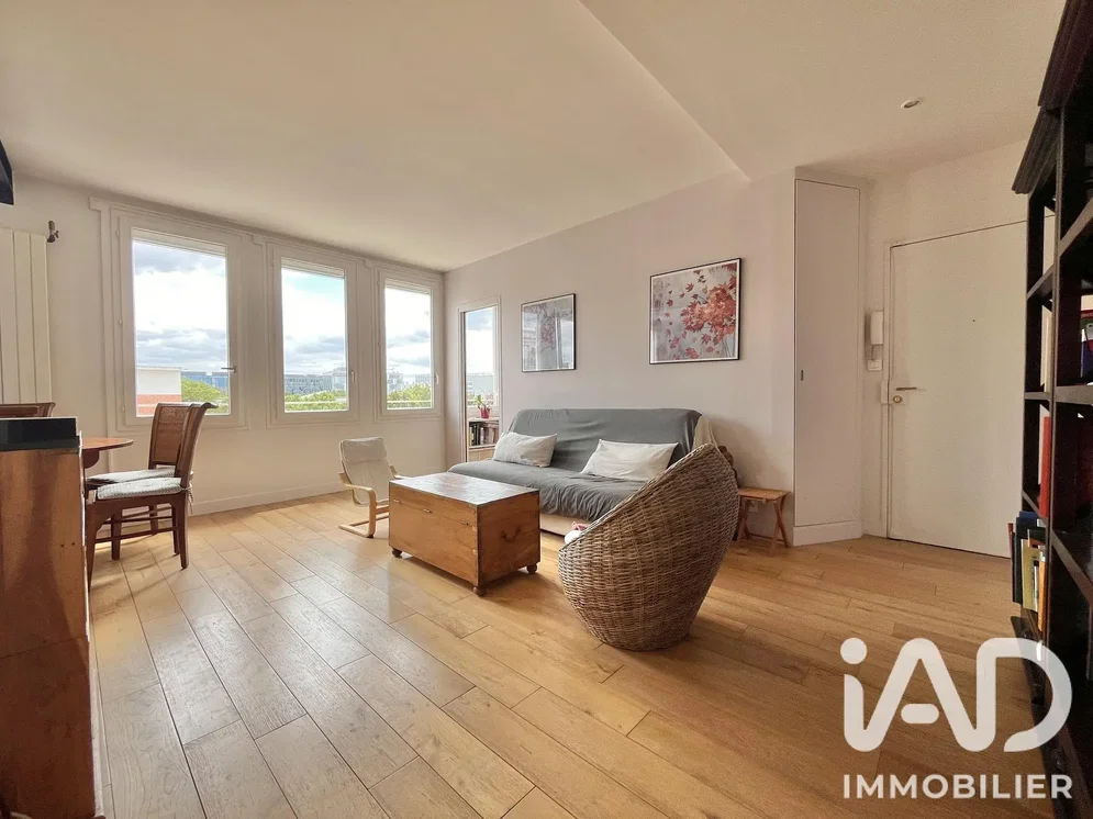 Salón; vista, suelo de madera, luz natural