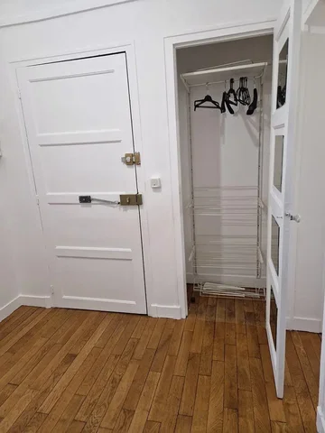 Garderobe; houten vloer