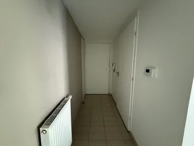 Guardaroba; pavimento in piastrelle