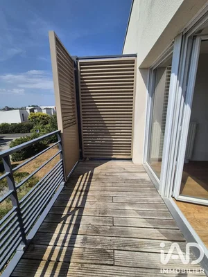 Balkon; drveni pod, prirodno svjetlo, pogled