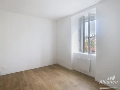 Schlafzimmer; holzboden, tageslicht, blick