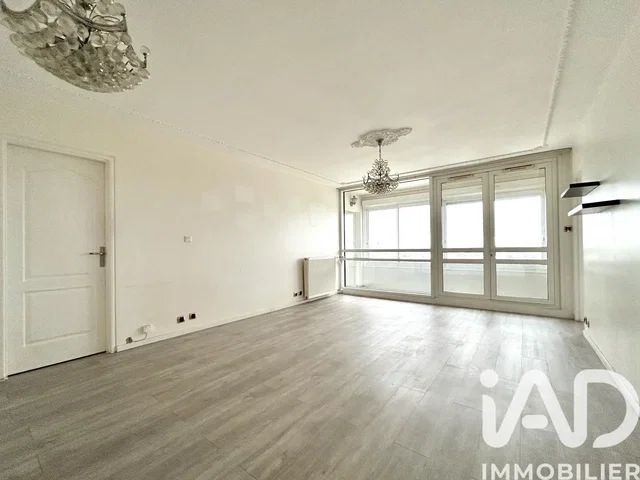 Salon; parquet, lumière naturelle