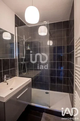 Kupaonica; pločice, renoviran, prirodno svjetlo