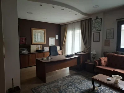 Living room; wood floor, natural light, rustic style
