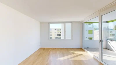 Salón; suelo de madera, luz natural