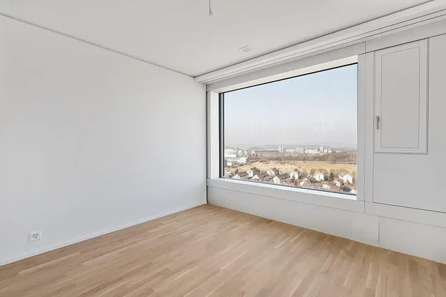 Dormitorio; suelo de madera, vista, luz natural