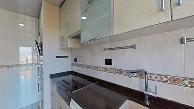 Кухиња; кухињски апарати, плочице, природно светло