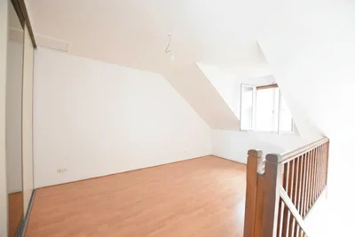 Chambre d'enfant; parquet, lumière naturelle