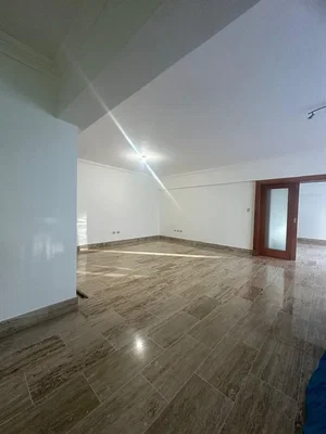 Ostatní; dlažba, přirozené světlo