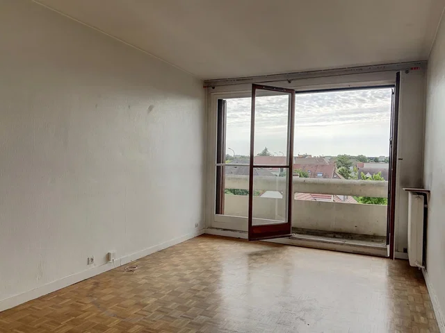 Living room; view, wood floor, natural light
