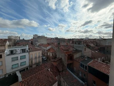 Maison et environs; vue