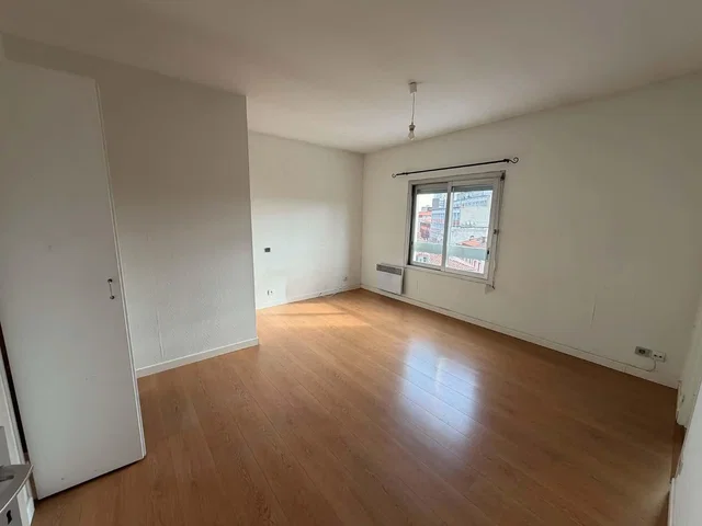 Chambre; parquet, lumière naturelle