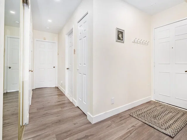 Cloakroom; wood floor, natural light