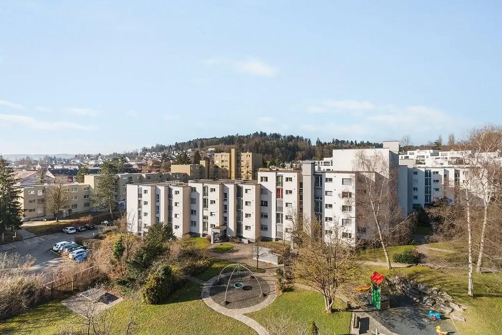 Maison et environs; vue, lumière naturelle