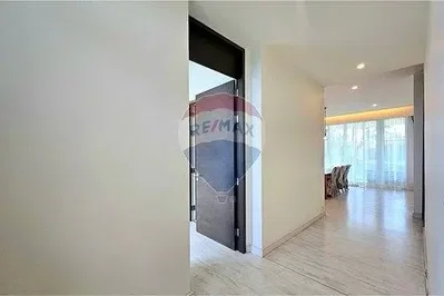 Autre; lumière naturelle, parquet