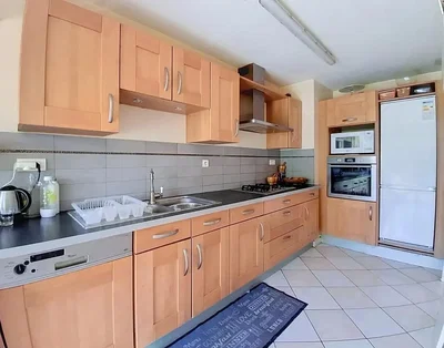 Кухиња; кухињски апарати, плочице