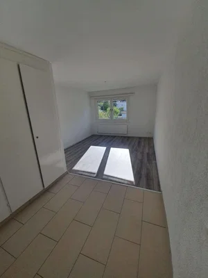 Chambre; lumière naturelle, carrelage