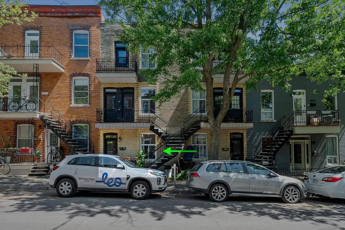 House and surroundings