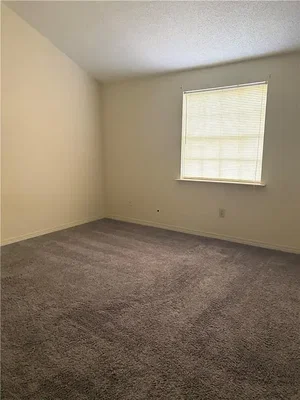 Chambre; lumière naturelle, carrelage