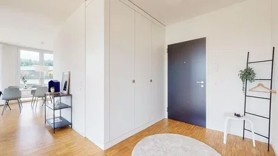 Soggiorno; pavimento in legno, luce naturale