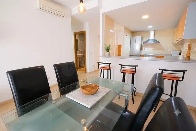 Salón; luz natural, estilo moderno, electrodomésticos