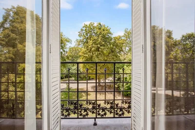 Balcon; vue, lumière naturelle