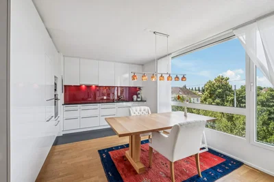 Cuisine; vue, électroménager, lumière naturelle, style moderne, parquet