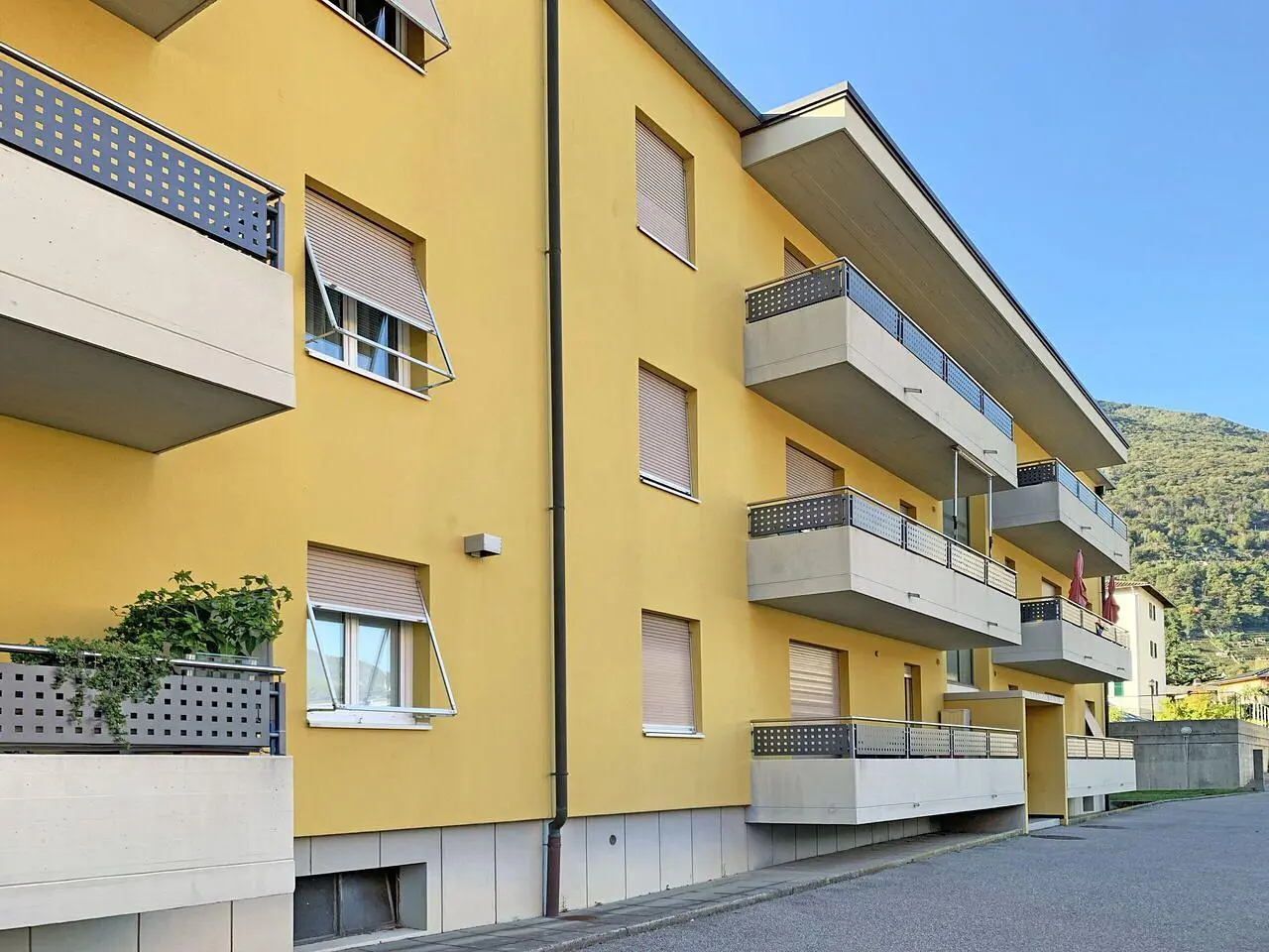 Haus und umgebung; blick