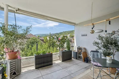 Terrasse; vue, lumière naturelle, carrelage