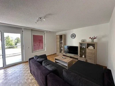 Wohnzimmer; tageslicht, holzboden, moderner stil