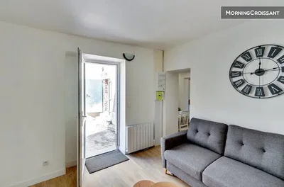 Salon; lumière naturelle, parquet