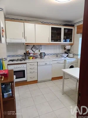 Кухиња; кухињски апарати, плочице, природно светло