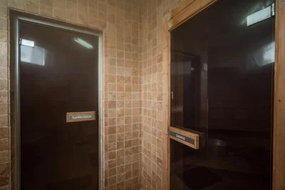 Toilette; fliesenboden