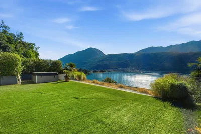 Casa e arredores; vista, luz natural