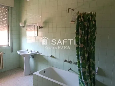 Banyo; fayans zemin, tadilatlı