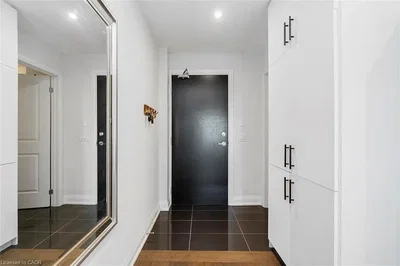 Cloakroom; tile floor, wood floor, natural light