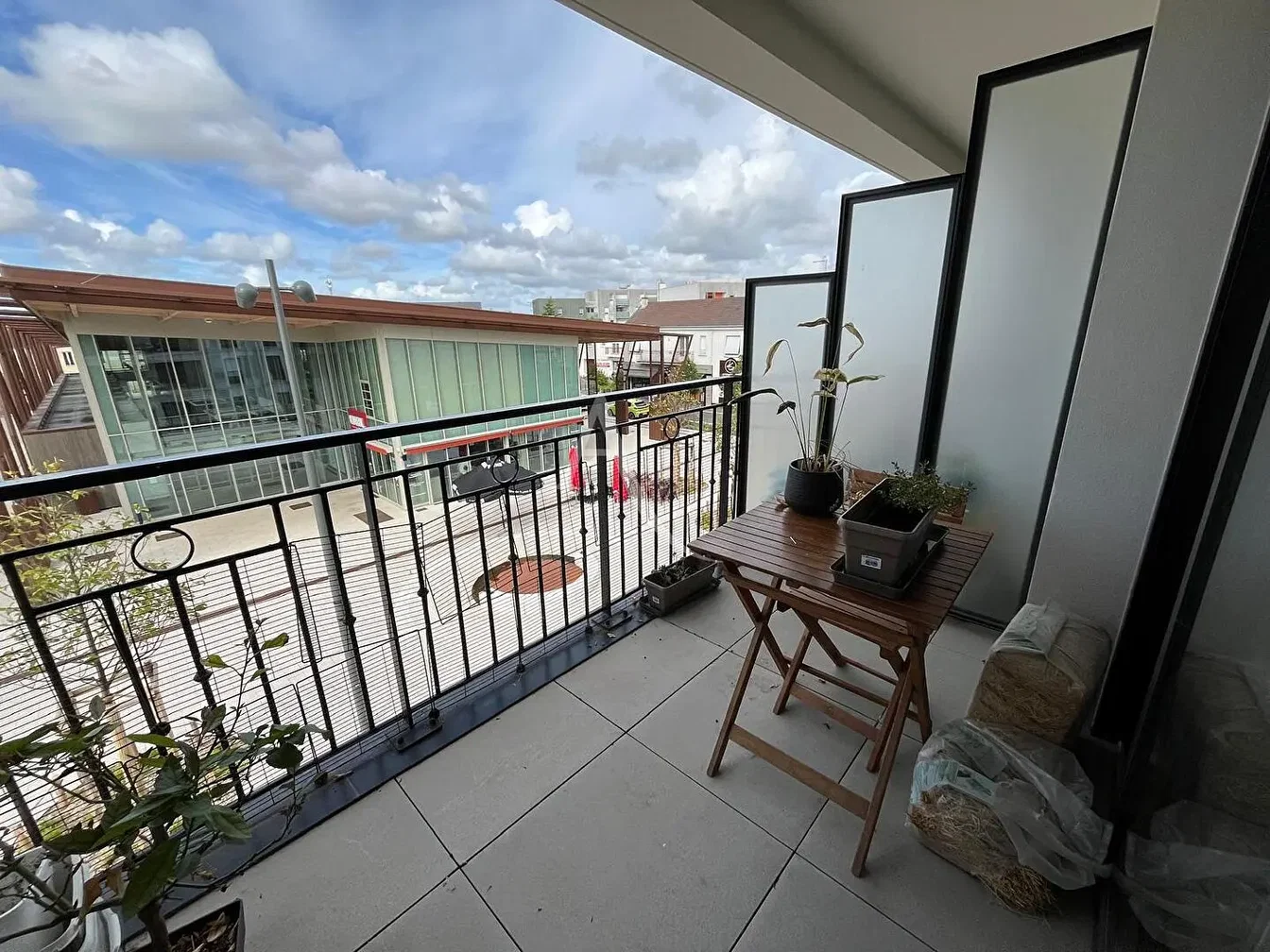 Balcon; lumière naturelle, vue
