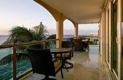 Balcon; vue, carrelage