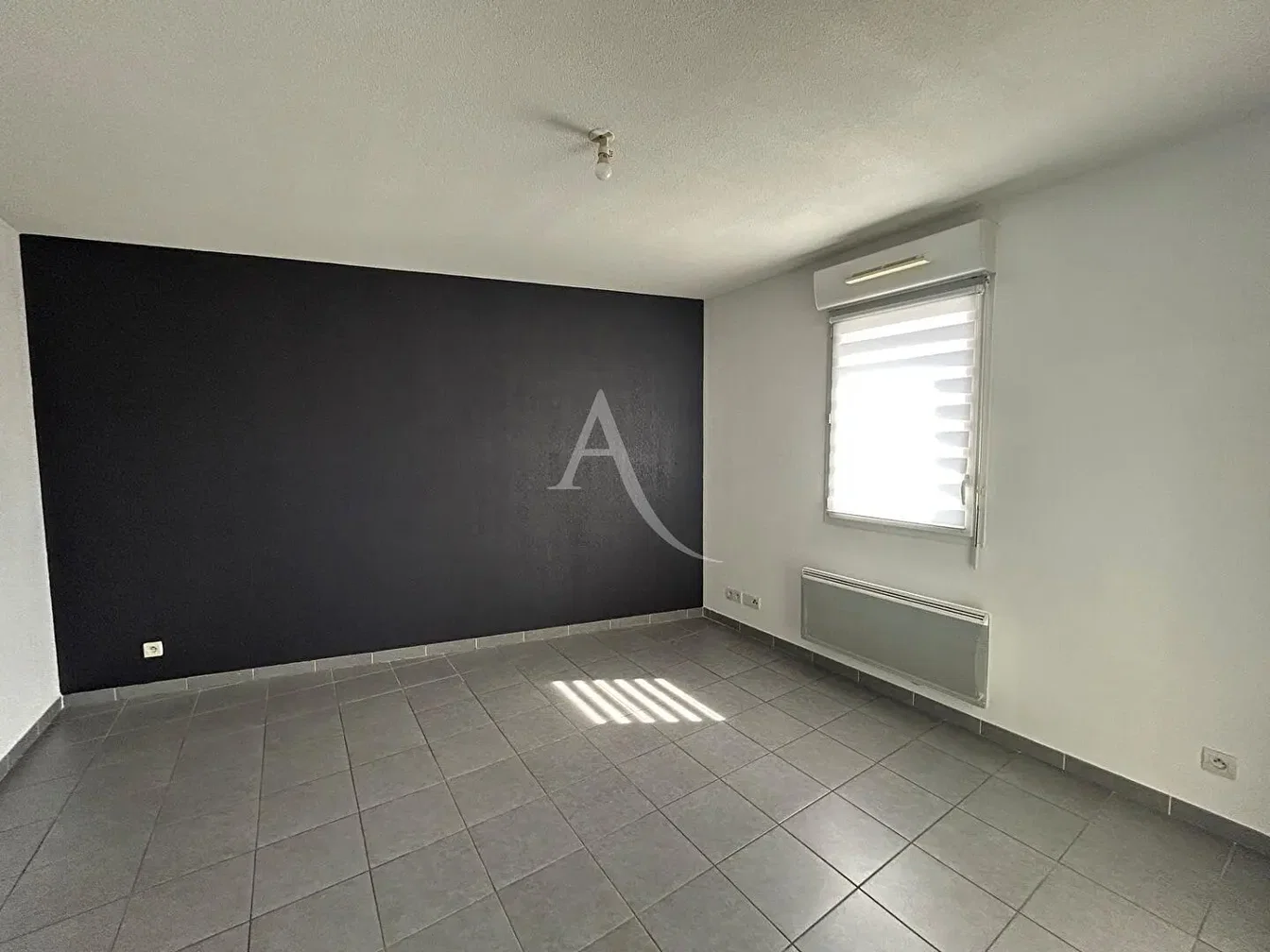 Autre; carrelage, lumière naturelle