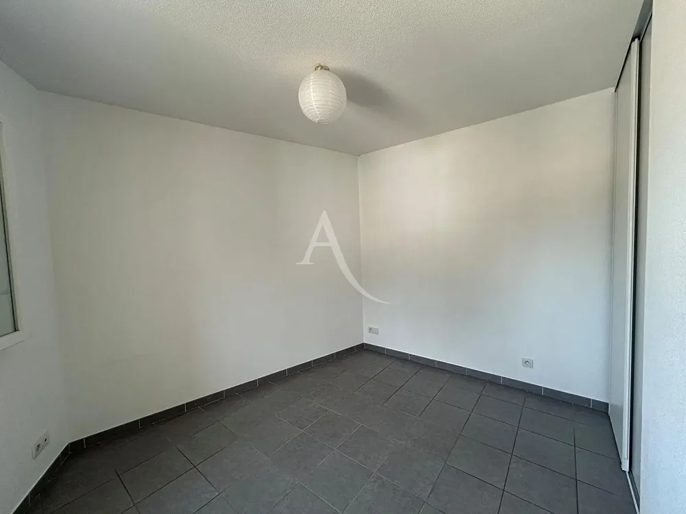 Autre; carrelage, lumière naturelle