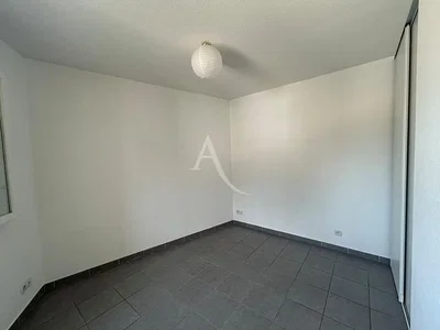 Autre; carrelage, lumière naturelle