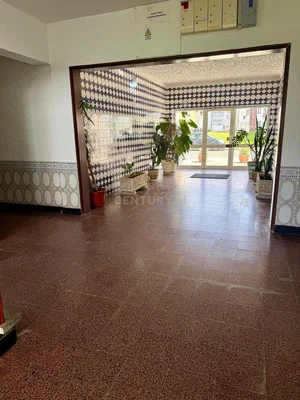 Остало; плочице, природно светло