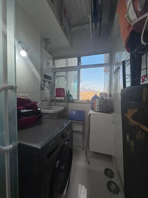 Σαλόνι; πλακάκια, χρειάζεται ανακαίνιση, φυσικό φως