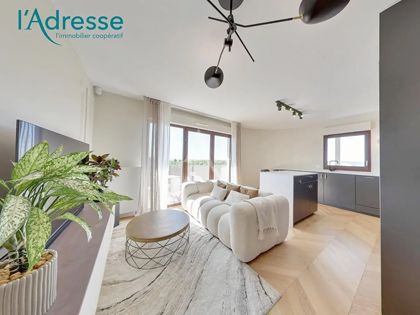 Salon; lumière naturelle, parquet, style moderne