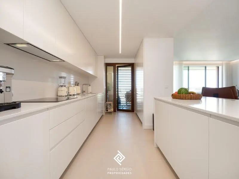 Küche; küchengeräte, tageslicht, moderner stil, renoviert