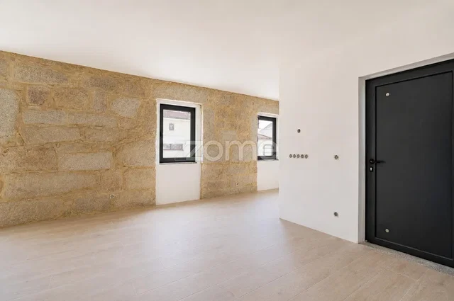 Other; tile floor, natural light