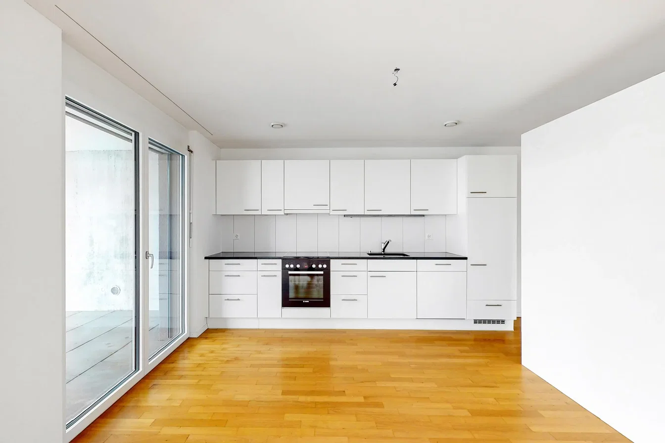 Cuisine; électroménager, parquet, lumière naturelle