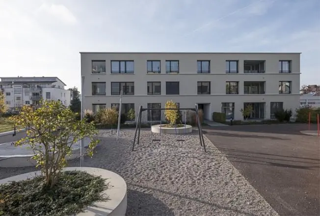 Maison et environs; lumière naturelle, vue