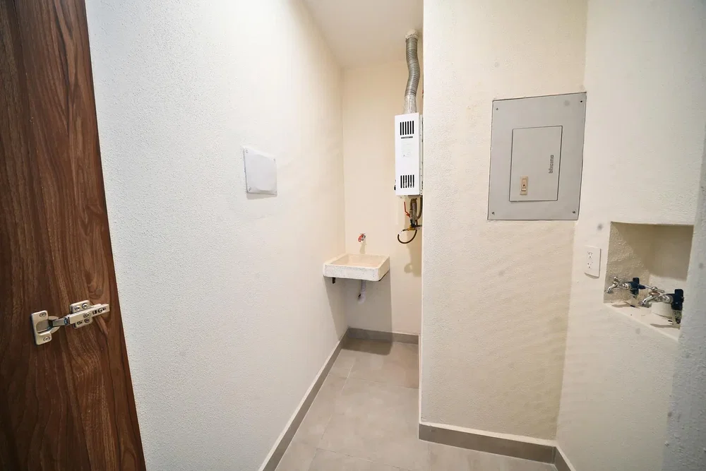 Toilette; fliesenboden